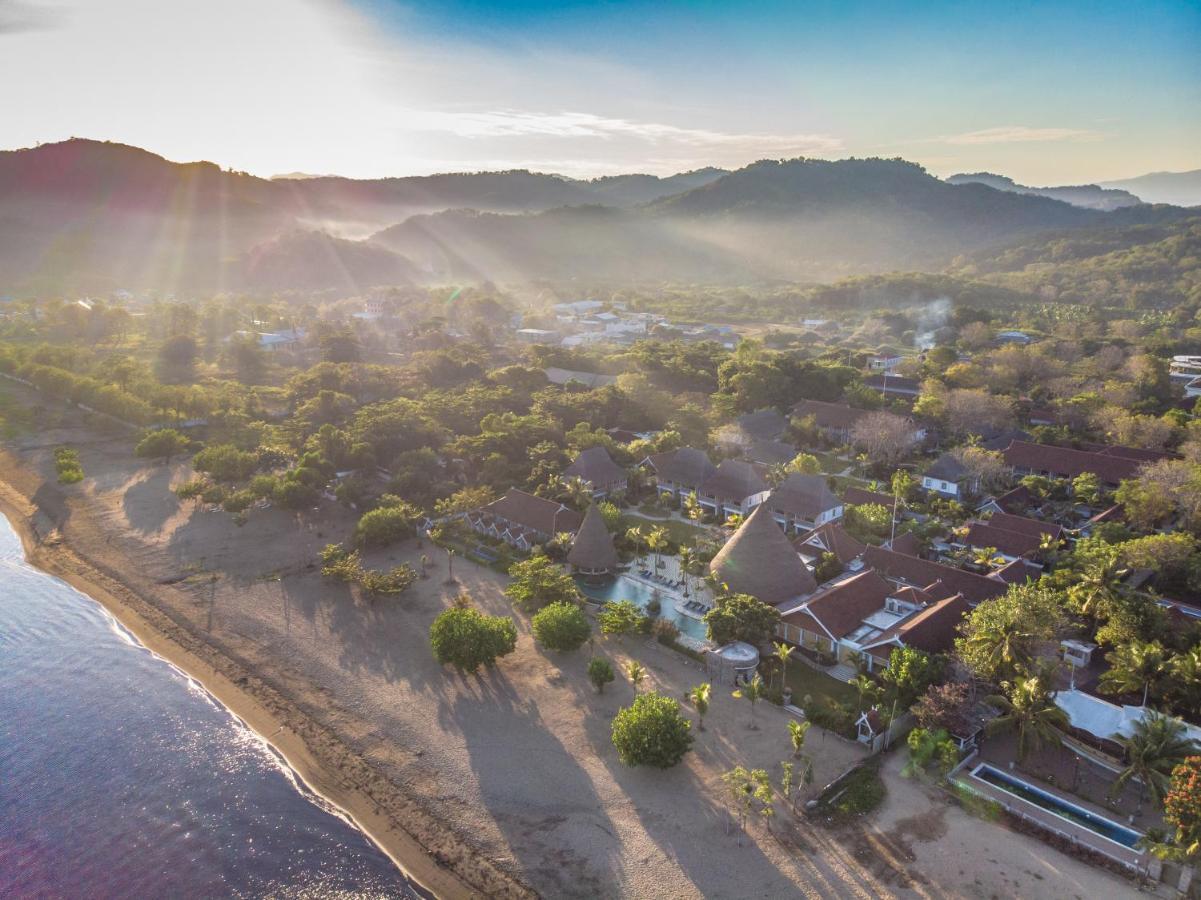 Sudamala Resort, Komodo, Labuan Bajo Eksteriør billede Aerial view of the town
