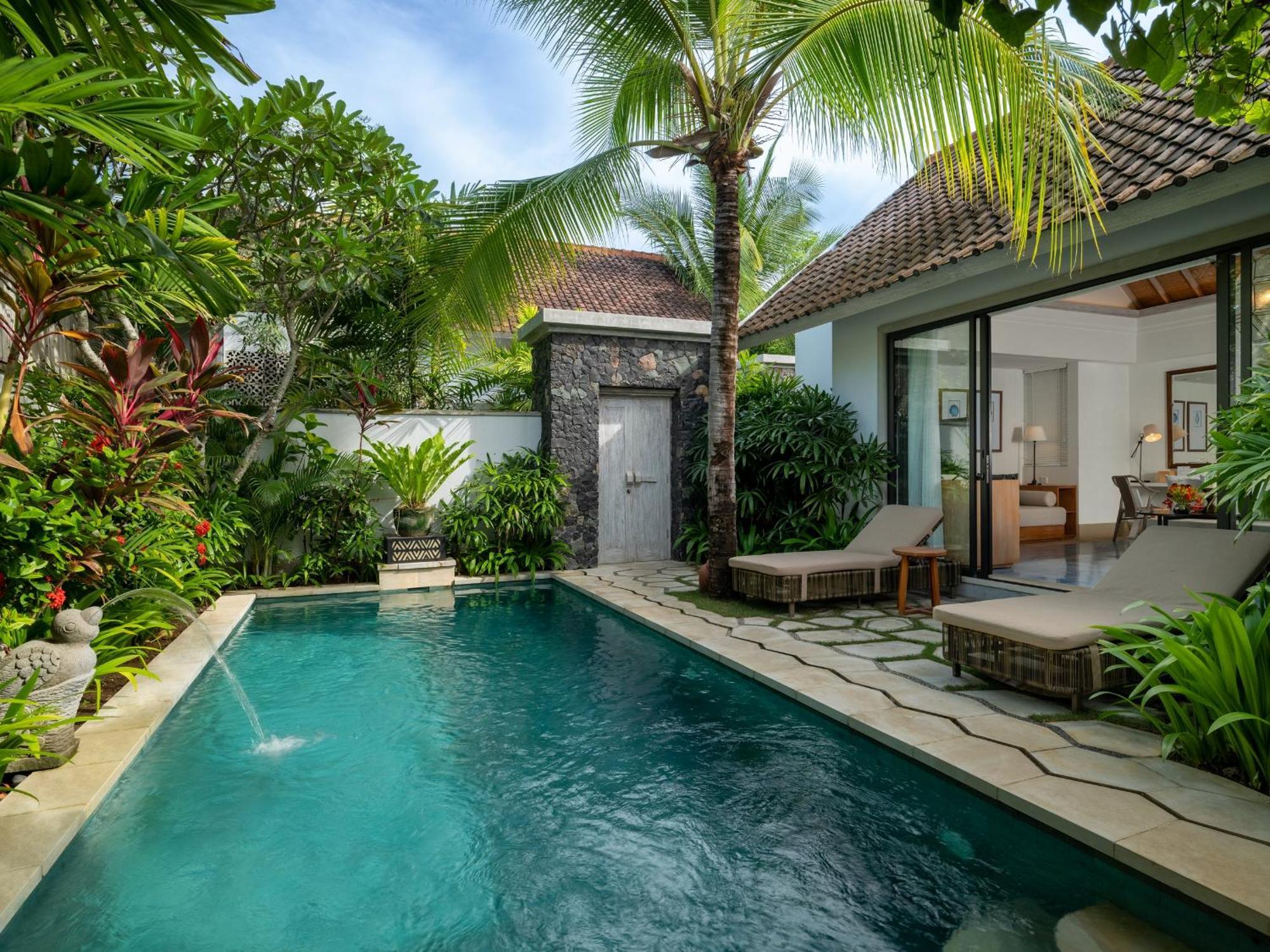 Sudamala Resort, Komodo, Labuan Bajo Eksteriør billede A private pool at a resort in Bali, Indonesia
